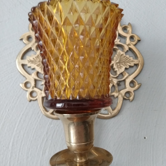 Brass Ornate Leaves honeycomb wall Candleholders - Picture 5 of 15
